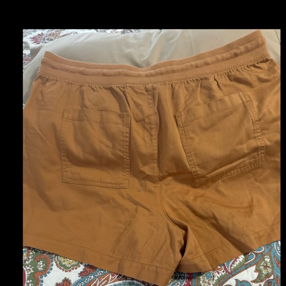 The Gap brown pull on shorts Medium NWT